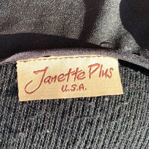 Janette Plus Blouse - Picture 3 of 5